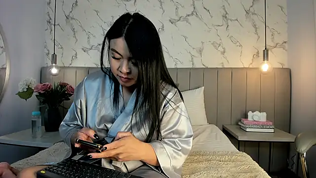 Amber Santana online show from November 4, 9:03 pm