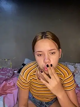 coupleyys online show from January 7, 8:33 pm