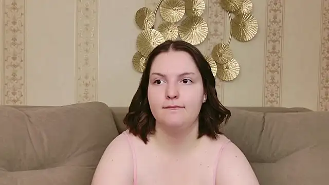 Snapshot of Vanessa_Rise chatting on October 17, 5:43 am Vanessa Rise online show from October 17, 5:43 am