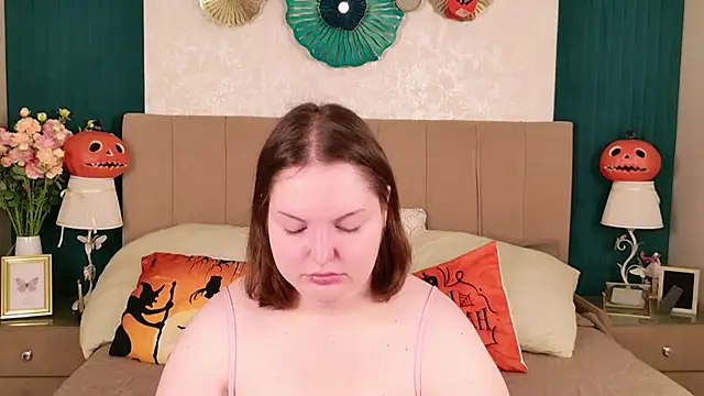 Snapshot of Vanessa_Rise chatting on October 22, 5:52 am Vanessa Rise online show from October 22, 5:52 am