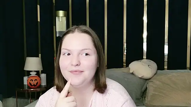 Snapshot of Vanessa_Rise chatting on October 31, 6:58 am Vanessa Rise online show from October 31, 6:58 am