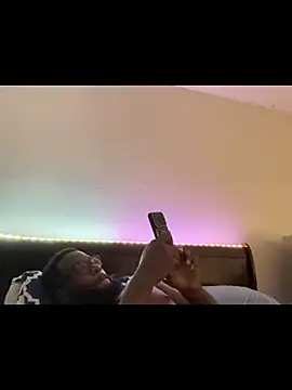 Snapshot of nymphoandthebeast69 chatting on December 2, 10:53 am nymphoandthebeast69 online show from December 2, 10:53 am