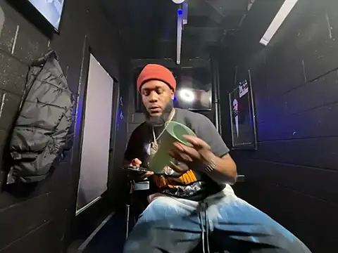 nymphoandthebeast69 online show from February 13, 2:07 am