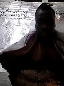 Snapshot of Msoon001 chatting on October 1, 4:07 am Msoon001 online show from October 1, 4:07 am