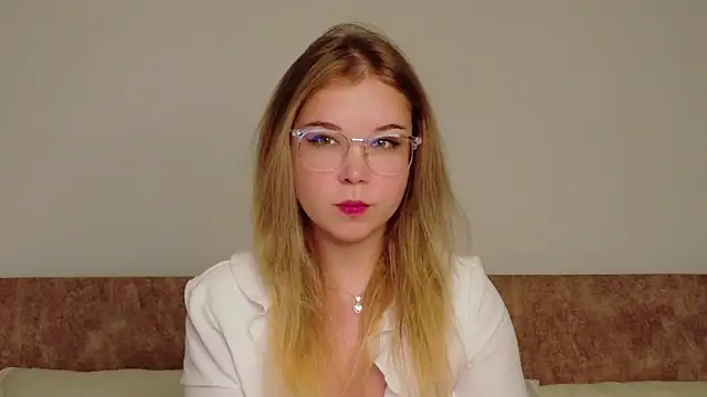 Lilith Bonheur online show from February 11, 9:09 pm