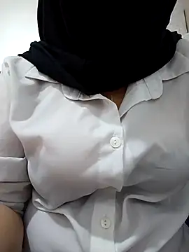 elif25 online show from October 21, 7:47 pm