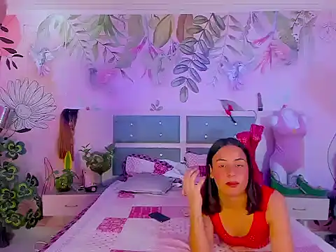 Snapshot of sweet_lulu_sofia chatting on September 25, 5:33 am sweet lulu sofia online show from September 25, 5:33 am