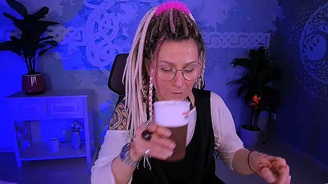 Snapshot of UmaSpace chatting on February 20, 7:32 am UmaSpace online show from February 20, 7:32 am