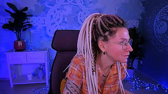 Snapshot of UmaSpace chatting on February 26, 5:06 am UmaSpace online show from February 26, 5:06 am