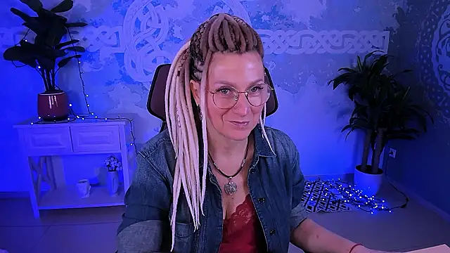 Snapshot of UmaSpace chatting on March 15, 5:02 am UmaSpace online show from March 15, 5:02 am