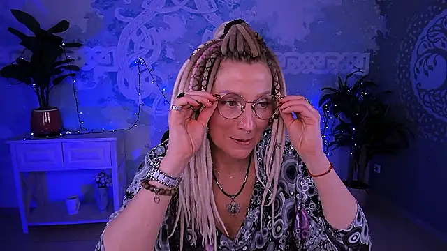 Snapshot of UmaSpace chatting on March 27, 8:26 am UmaSpace online show from March 27, 8:26 am