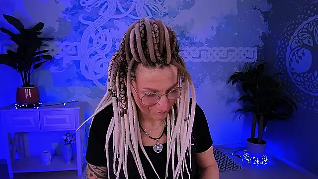 Snapshot of UmaSpace chatting on March 28, 5:18 am UmaSpace online show from March 28, 5:18 am