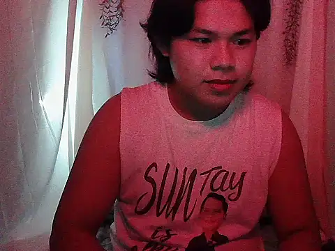 Huntrix2025 online show from December 4, 5:43 pm