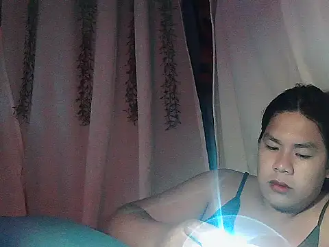 Huntrix2025 online show from December 22, 1:30 pm