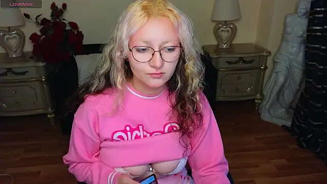 JuicyLullu online show from September 22, 4:14 am