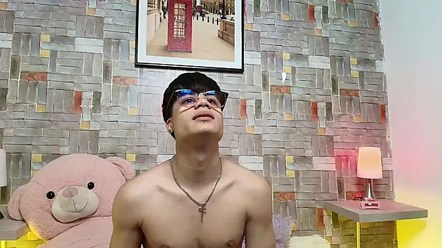 Snapshot of lisa_andruu chatting on September 23, 1:58 pm lisa andruu online show from September 23, 1:58 pm