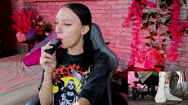 AdeliceLenoir online show from September 24, 7:12 am