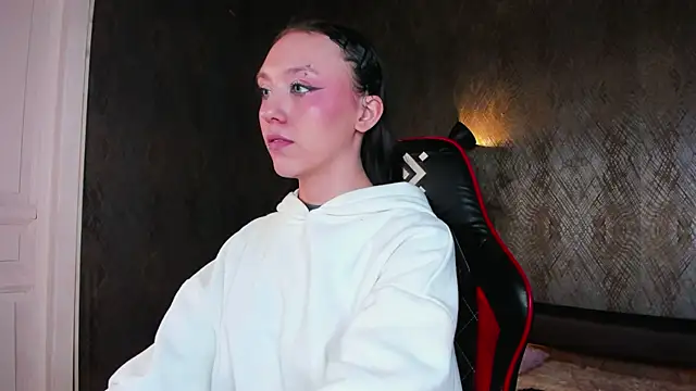 AdeliceLenoir online show from October 3, 1:52 pm