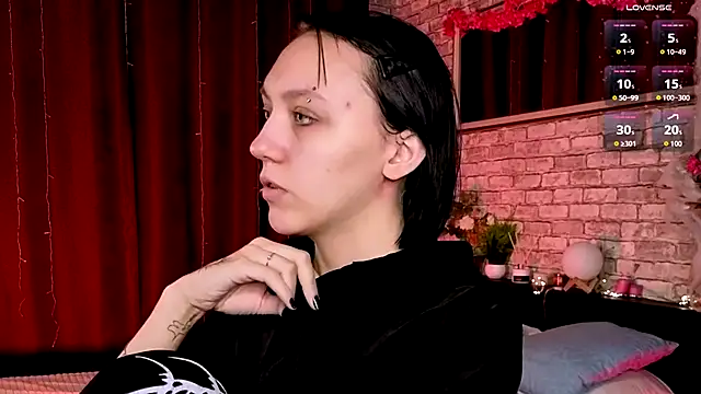 AdeliceLenoir online show from November 3, 6:14 am