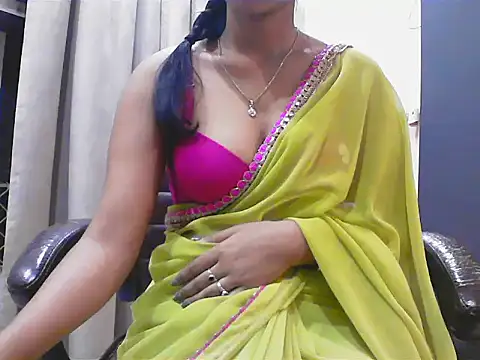 short girl  online show from October 8, 4:37 pm