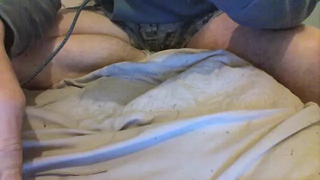 Snapshot of slaveboyrimmer chatting on December 20, 6:37 pm slaveboyrimmer online show from December 20, 6:37 pm