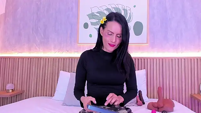 Coco-balenciaga online show from October 22, 11:54 am