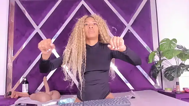 angelkyraasm online show from January 7, 12:51 pm