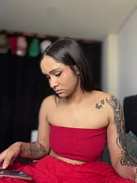 Snapshot of Isabella-Teen chatting on February 15, 8:24 am Isabella-Teen online show from February 15, 8:24 am