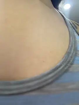 Snapshot of Isabella-Teen chatting on February 20, 1:57 am Isabella-Teen online show from February 20, 1:57 am