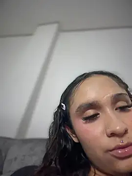 Snapshot of Isabella-Teen chatting on March 21, 8:19 am Isabella-Teen online show from March 21, 8:19 am