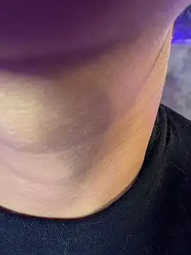 Snapshot of Isabella-Teen chatting on March 23, 2:15 am Isabella-Teen online show from March 23, 2:15 am