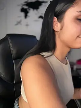 Snapshot of Isabella-Teen chatting on April 29, 1:59 pm Isabella-Teen online show from April 29, 1:59 pm