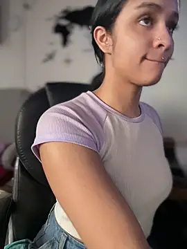 Snapshot of Isabella-Teen chatting on May 11, 1:17 pm Isabella-Teen online show from May 11, 1:17 pm