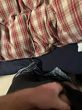 maxh08625 online show from March 28, 4:50 pm