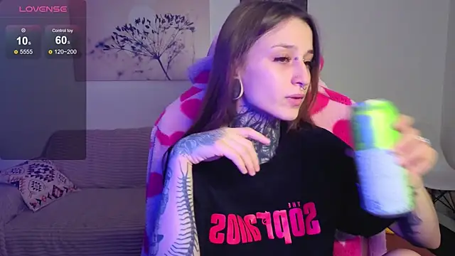 Snapshot of LilithPoison chatting on October 4, 6:06 pm LilithPoison online show from October 4, 6:06 pm