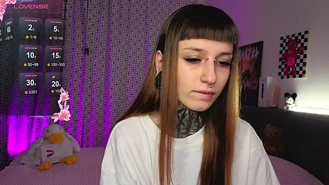 Snapshot of LilithPoison chatting on October 25, 6:02 pm LilithPoison online show from October 25, 6:02 pm