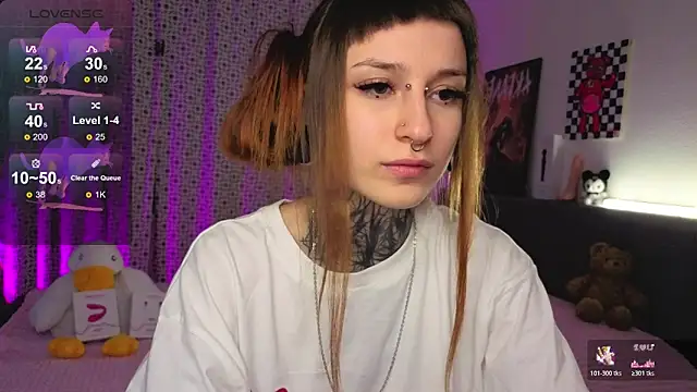 Snapshot of LilithPoison chatting on November 1, 6:10 pm LilithPoison online show from November 1, 6:10 pm