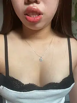 Snapshot of Rose-babyx chatting on April 7, 2:34 am Rose-babyx online show from April 7, 2:34 am