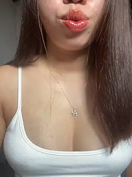 Snapshot of Rose-babyx chatting on April 21, 2:15 am Rose-babyx online show from April 21, 2:15 am