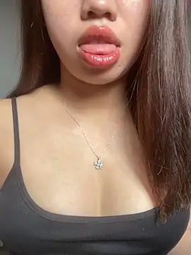 Snapshot of Rose-babyx chatting on April 24, 2:03 am Rose-babyx online show from April 24, 2:03 am