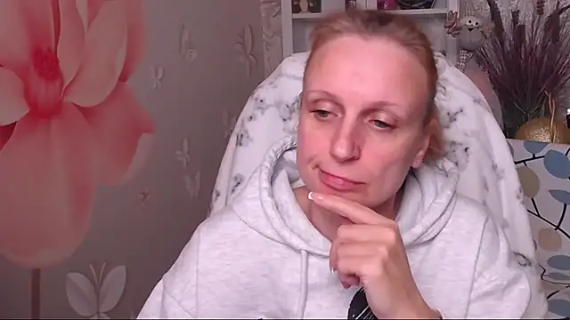 Snapshot of Venus_love1 chatting on December 22, 6:16 pm Venus love1 online show from December 22, 6:16 pm