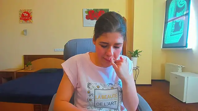 Snapshot of Joannia chatting on September 27, 7:13 am Joannia online show from September 27, 7:13 am