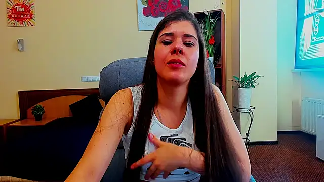 Snapshot of Joannia chatting on October 25, 7:05 am Joannia online show from October 25, 7:05 am