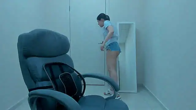 Joannia online show from March 4, 9:15 am