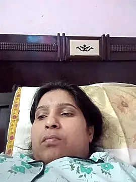 aliya-jaan71 online show from November 6, 1:45 pm