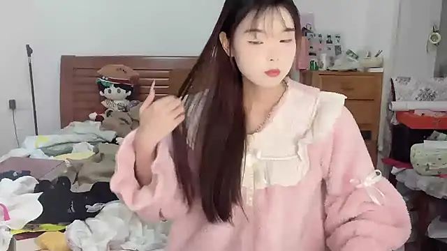 Akong11 online show from October 25, 6:02 pm