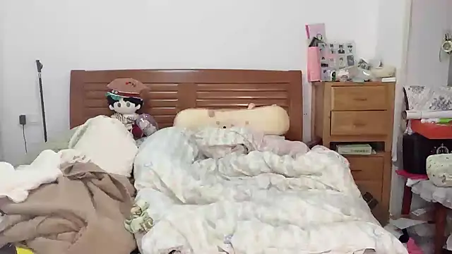 Akong11 online show from October 27, 10:58 pm