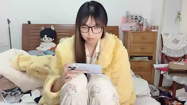 Akong11 online show from December 5, 2:31 am