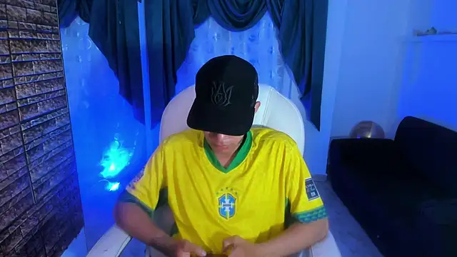 Hunteer Boy online show from October 8, 8:39 pm