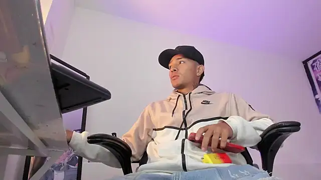 Hunteer Boy online show from October 17, 7:27 pm